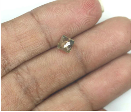 1.21 CT Rough Shape Natural Diamond Brown Color VS2 Clarity (4.80 MM)
